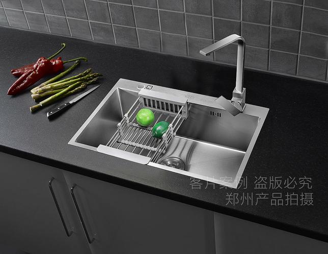 光影之间，质感尽显 不锈钢拉丝水槽产品摄影全攻略